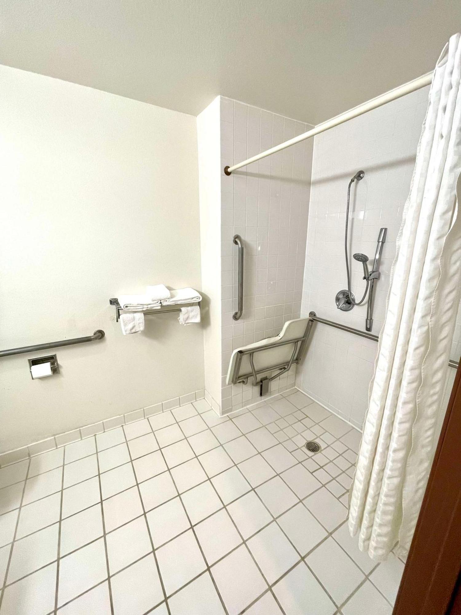 Surestay By Best Western Prince Frederick Exterior foto